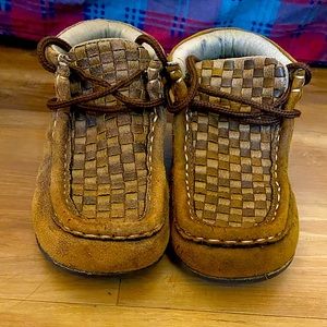 Double barrel toddler chukka shoe
